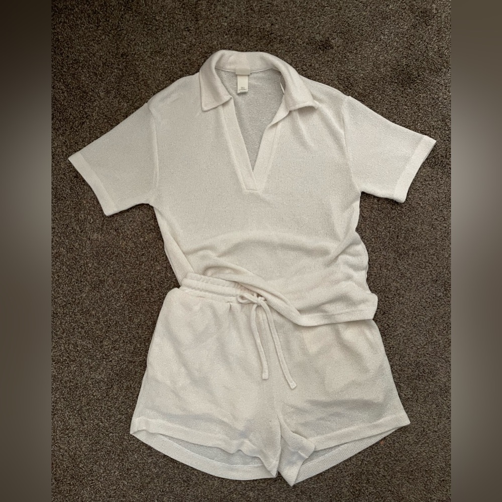 White Collar Top with Shorts - Set